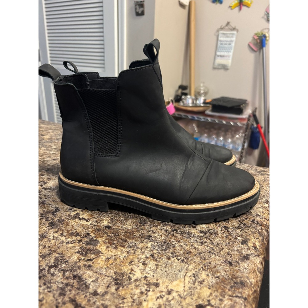 TOMS Marina Black Leather Chelsea Lug Sole Water Resistant‎ Boots Womens 9